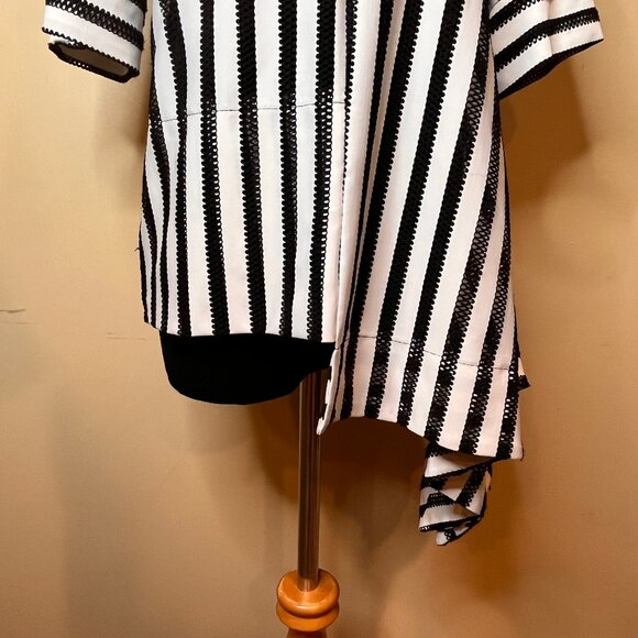 Gracia Statement Shirt with Asymmetrical side detail Size S Stretchy Upscale Top - Picture 2 of 12